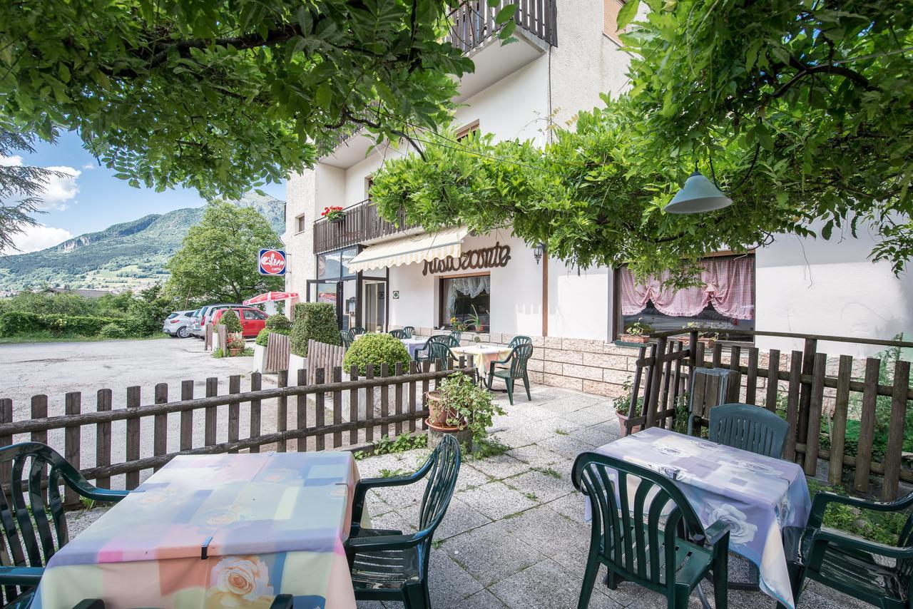 Albergo Cinzia Ваттаро Экстерьер фото